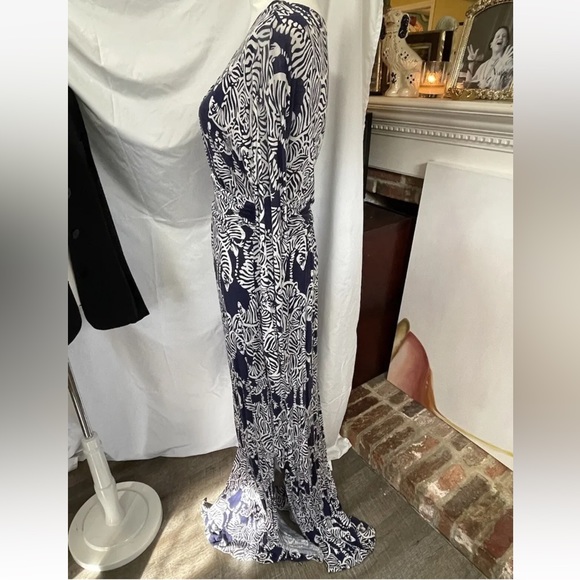 Lilly Pulitzer long sleeve zebra v neck dress - Picture 2 of 5